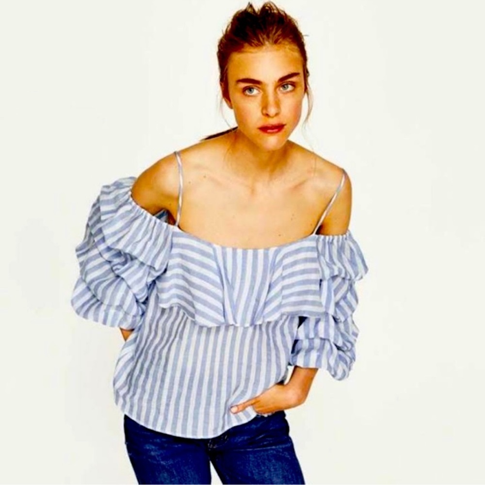 Beautiful Zara off shoulder striped top with tiered balloon sleeves. Size small.